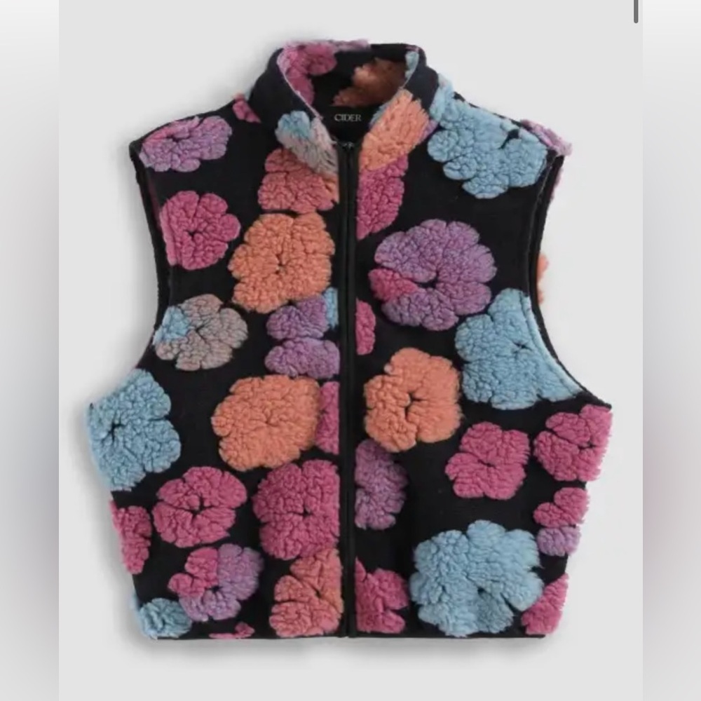 Turtle Neck Floral Pattern Vest